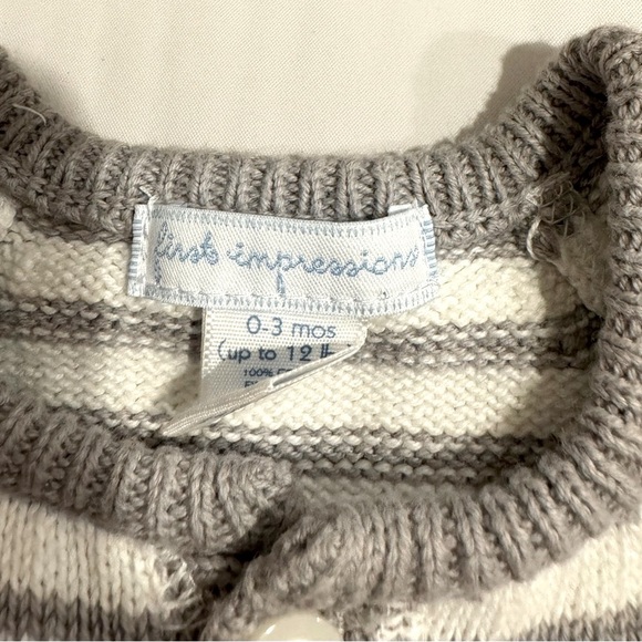 0-3m - First Impressions - Gray and white striped button down “Baby” boy onesie - Picture 3 of 4